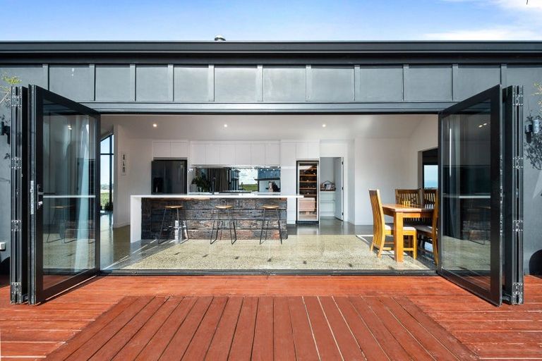 Photo of property in 137 Mchardie Road, Bulls, 4894