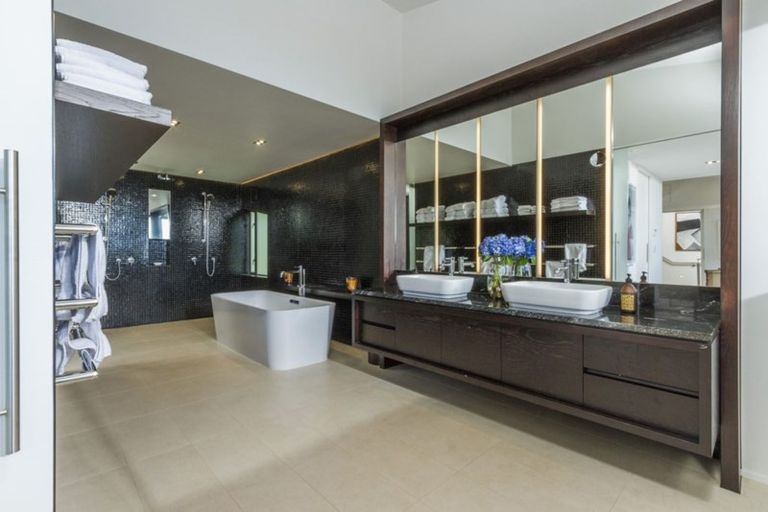 Photo of property in 1b Clifton Road, Hauraki, Auckland, 0622