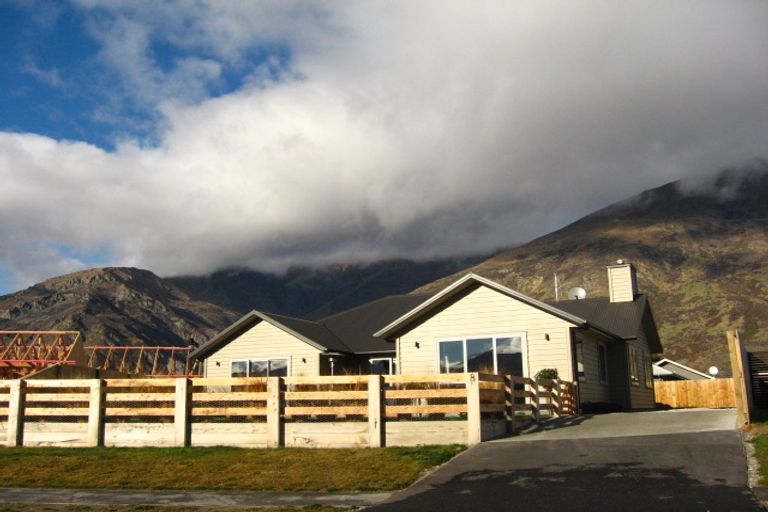 Photo of property in 8 Lochnagar Drive, Lake Hayes, Queenstown, 9304