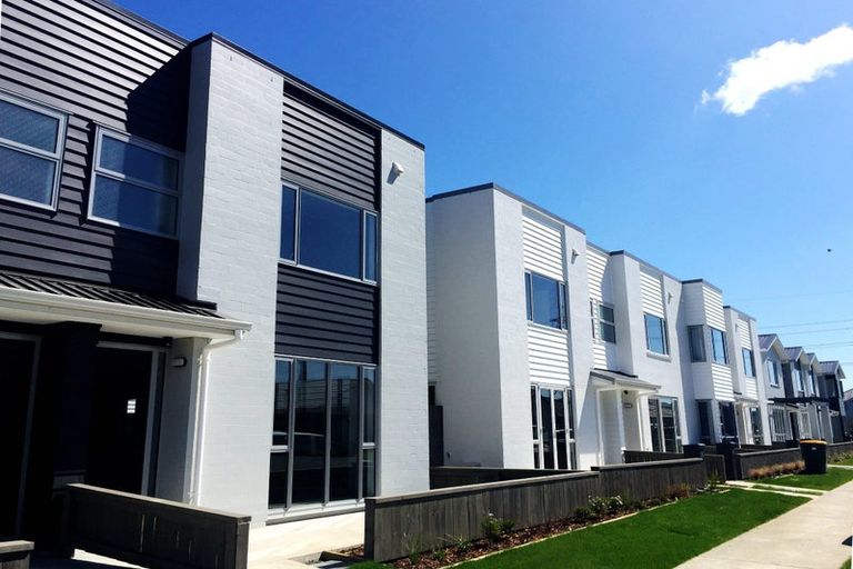 Photo of property in 15 Aviation Street, Takanini, 2112