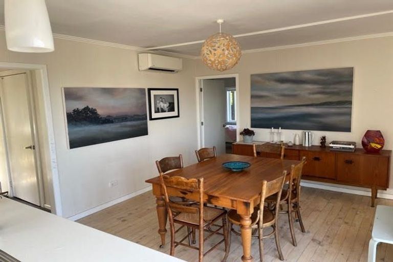 Photo of property in 10 Domain Crescent, Muriwai, Waimauku, 0881