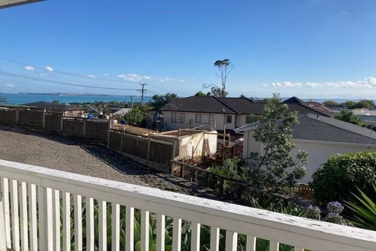 Photo of property in 109 Bleakhouse Road, Mellons Bay, Auckland, 2014