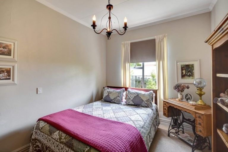 Photo of property in 126 Main Road South, Green Island, Dunedin, 9018