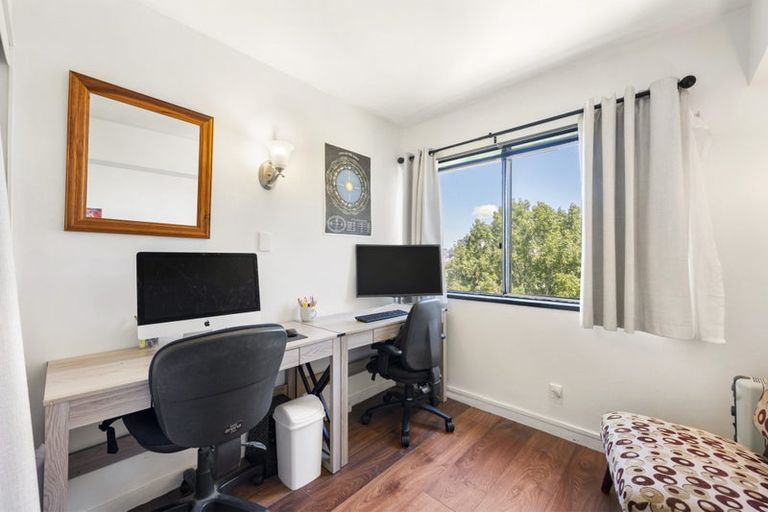 Photo of property in Mansfield Towers, 1 Grant Road, Thorndon, Wellington, 6011