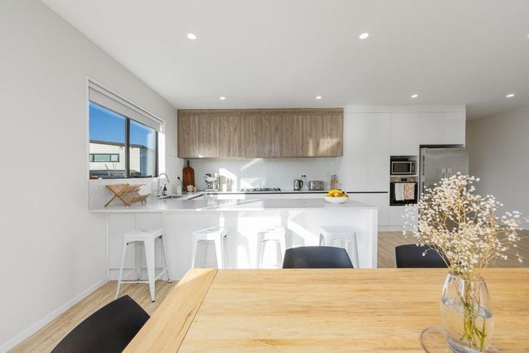 Photo of property in 8 Ahorangi Road, Silverdale, 0932