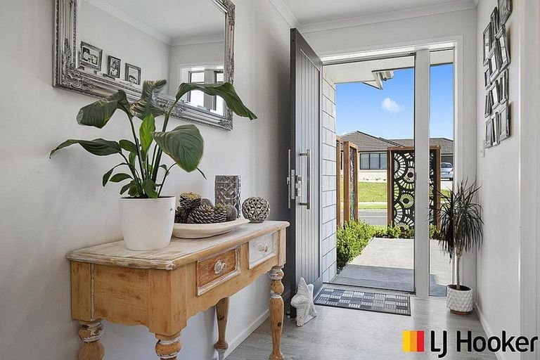 Photo of property in 2 Okohaka Avenue, Glenbrook, Waiuku, 2681