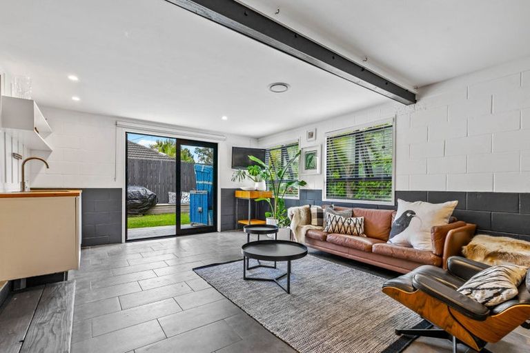 Photo of property in 121 Taikata Road, Te Atatu Peninsula, Auckland, 0610