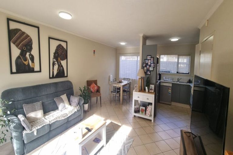 Photo of property in 47 Tiri Tiri Road, Birkdale, Auckland, 0626