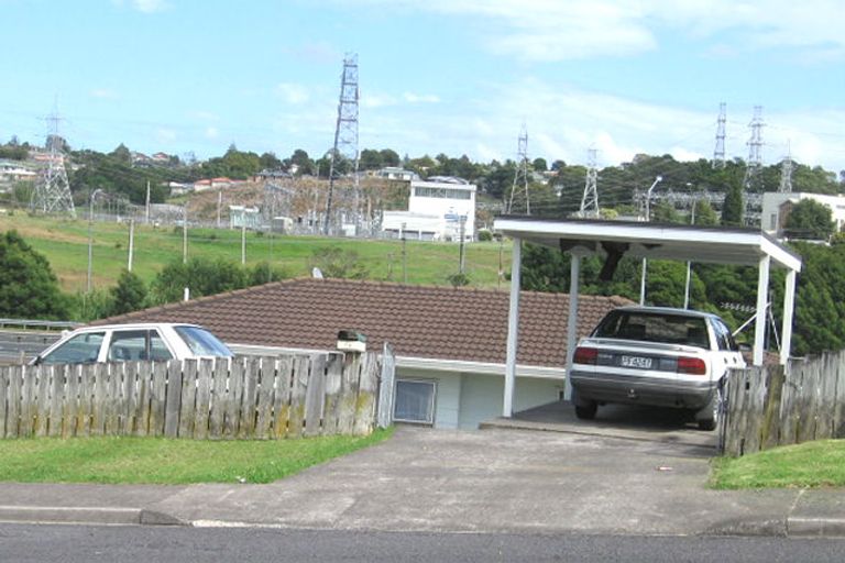 Photo of property in 14 Cedar Heights Avenue, Massey, Auckland, 0614