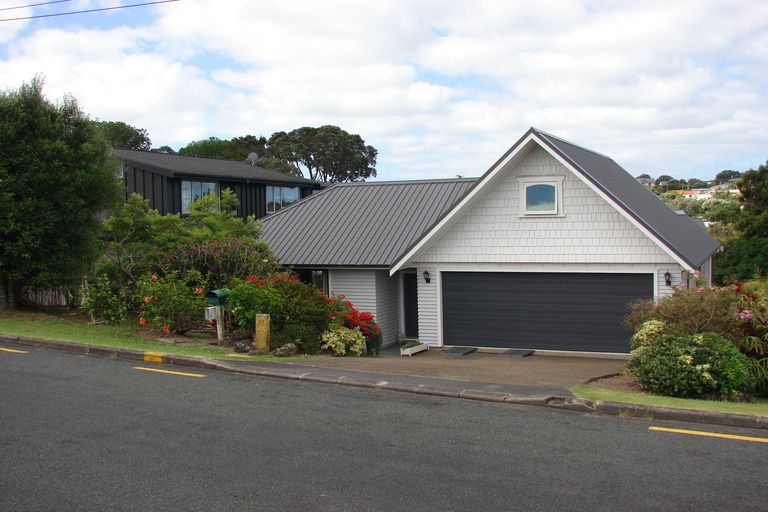 Photo of property in 6 Rock Isle Road, Torbay, Auckland, 0630