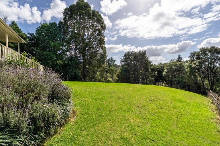 Photo of property in 171 Pinchgut Road, Kaukapakapa, 0873