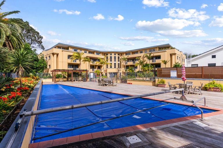 Photo of property in 2c/7-11 Bute Road, Browns Bay, Auckland, 0630