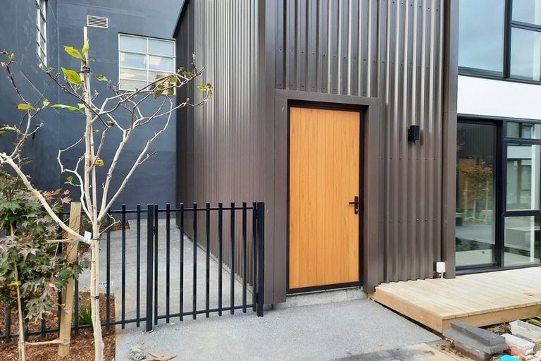 Photo of property in 8/185 High Street, Hutt Central, Lower Hutt, 5010