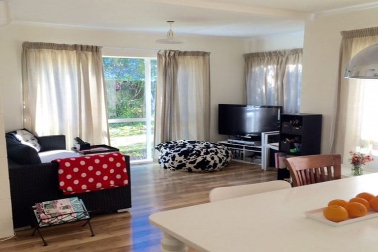 Photo of property in 13 Rossmore Terrace, Murrays Bay, Auckland, 0630