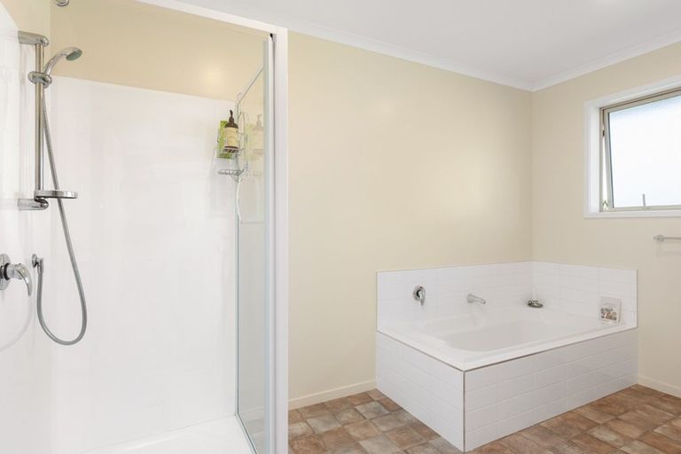 Photo of property in 15 Clearwater Place, Mayfield, Blenheim, 7201