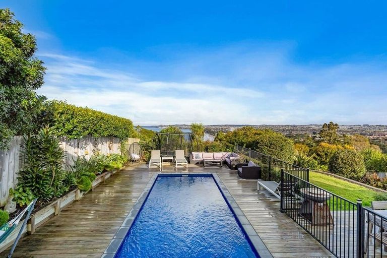 Photo of property in 8 Hillcrest Road, Hatfields Beach, Orewa, 0931