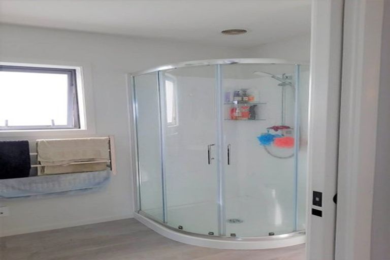 Photo of property in 98a Conclusion Street, Ascot Park, Porirua, 5024