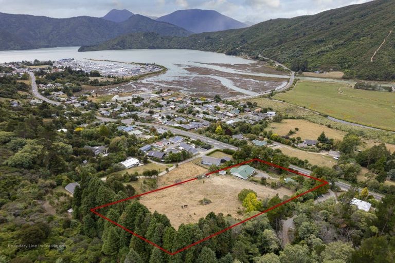 Photo of property in 9 Main Road, Havelock, 7100