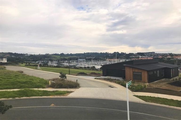 Photo of property in 19 Resolution Drive, Gulf Harbour, Whangaparaoa, 0930