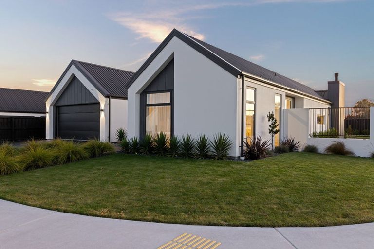 Photo of property in 43 Hotere Street, Rangiora, 7400