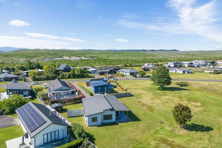 Photo of property in 112 Parekaawa Drive, Motuoapa, 3382