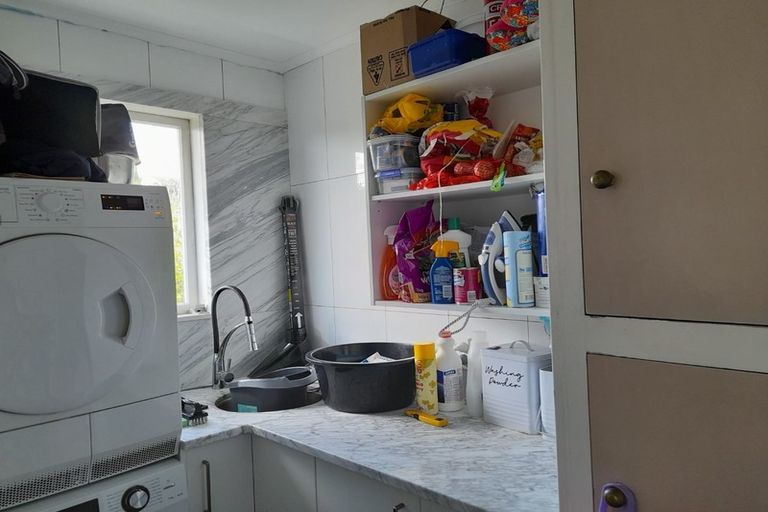 Photo of property in 13 Evans Road, Glen Eden, Auckland, 0602