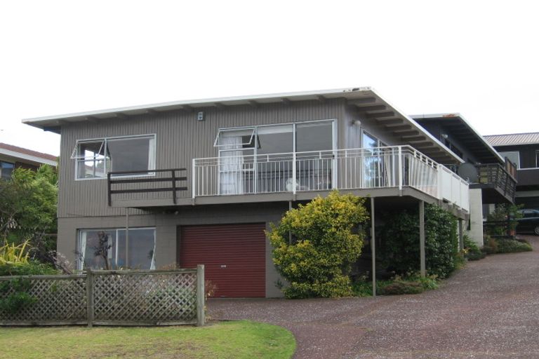 Photo of property in 1/5 Marama Street, Castor Bay, Auckland, 0620