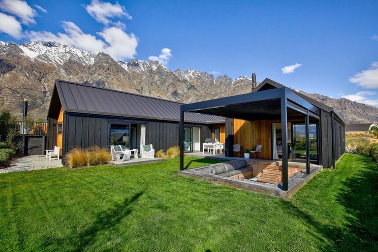 Photo of property in 2 Wanderer Lane, Jacks Point, Queenstown, 9371