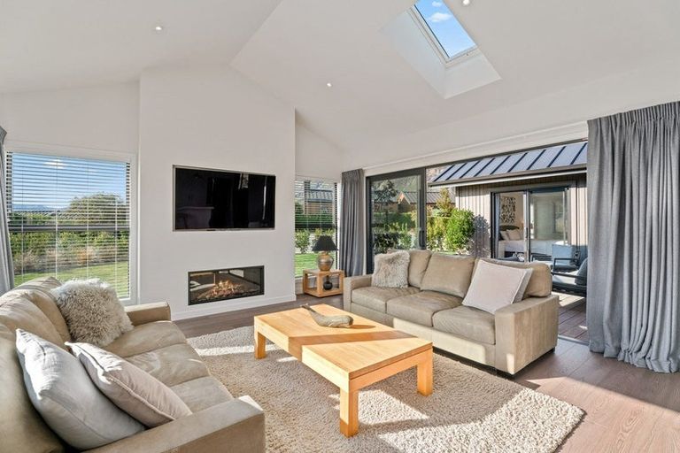 Photo of property in 64 Jacks Point Rise, Jacks Point, Queenstown, 9371