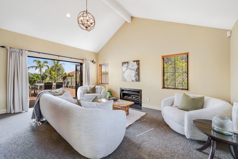 Photo of property in 49 Westerham Drive, Dannemora, Auckland, 2016