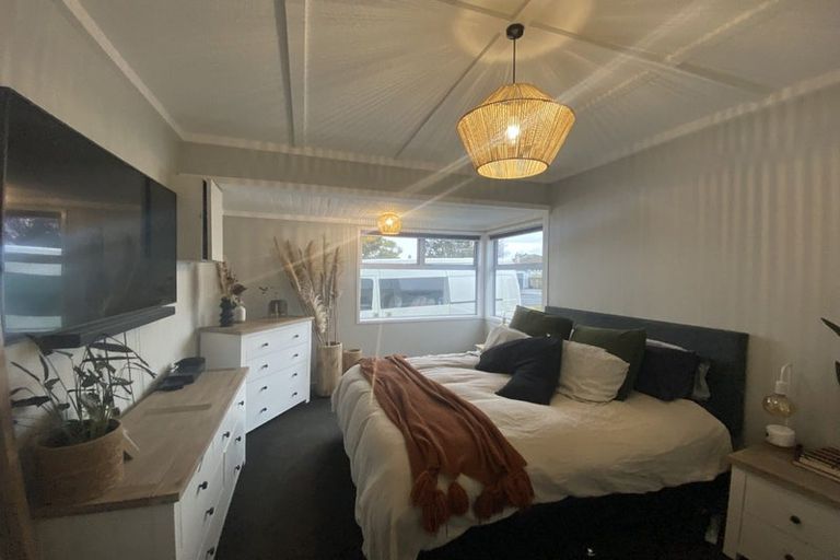 Photo of property in 197 Seaview Road, Westown, New Plymouth, 4310