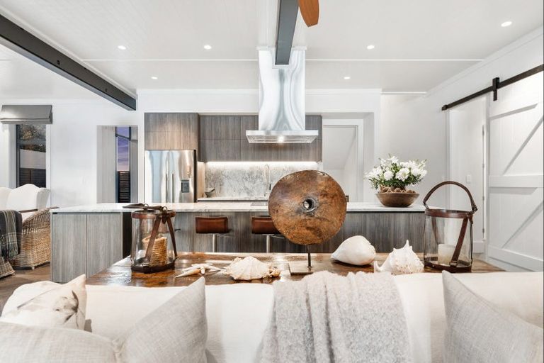 Photo of property in 10 Ida Way, Omaha, 0986