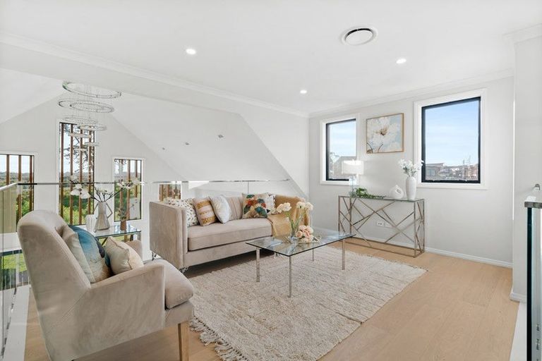 Photo of property in 28 Catalina Avenue, Rosehill, Papakura, 2113