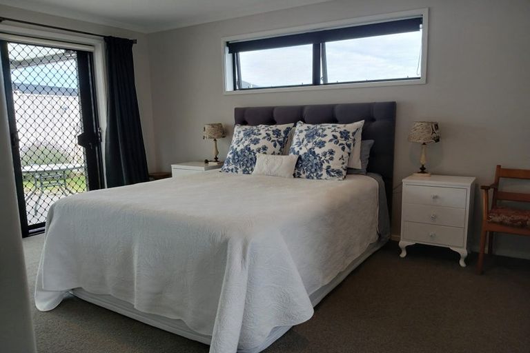 Photo of property in 12 Costello Drive, Ngatea, 3503