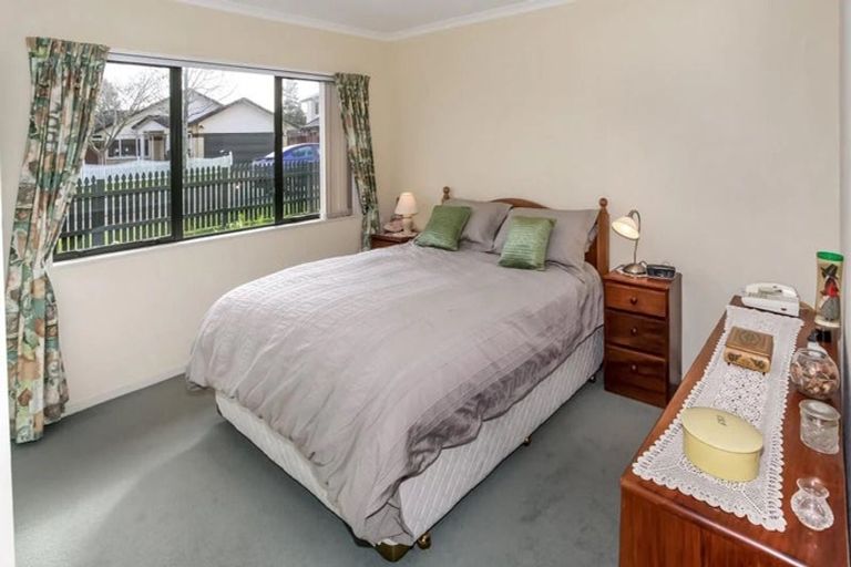 Photo of property in 4 Emmerdale Avenue, Papakura, 2110