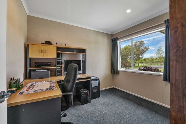 Photo of property in 550 Mountain Road, Lepperton, New Plymouth, 4373