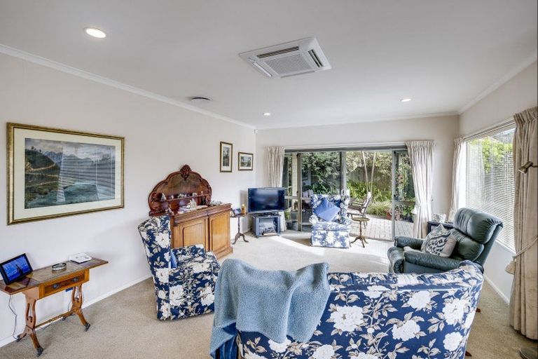Photo of property in 10 Claridge Place, Taradale, Napier, 4112