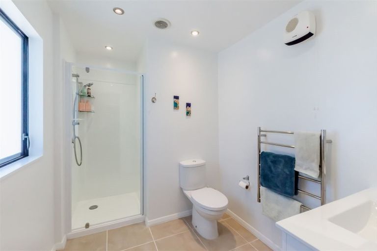 Photo of property in 30 Dell Road, Raumati South, Paraparaumu, 5032