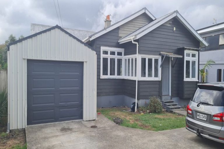 Photo of property in 105 Puhinui Road, Papatoetoe, Auckland, 2104