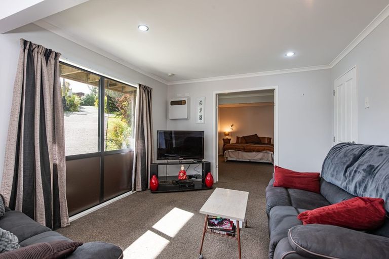 Photo of property in 54 Woodhouse Avenue, Karori, Wellington, 6012
