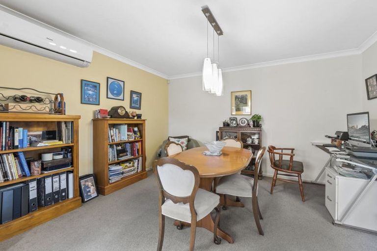 Photo of property in 10 Leanne Way, Waikanae Beach, Waikanae, 5036