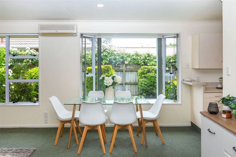 Photo of property in 2/89 Cavendish Road, Casebrook, Christchurch, 8051