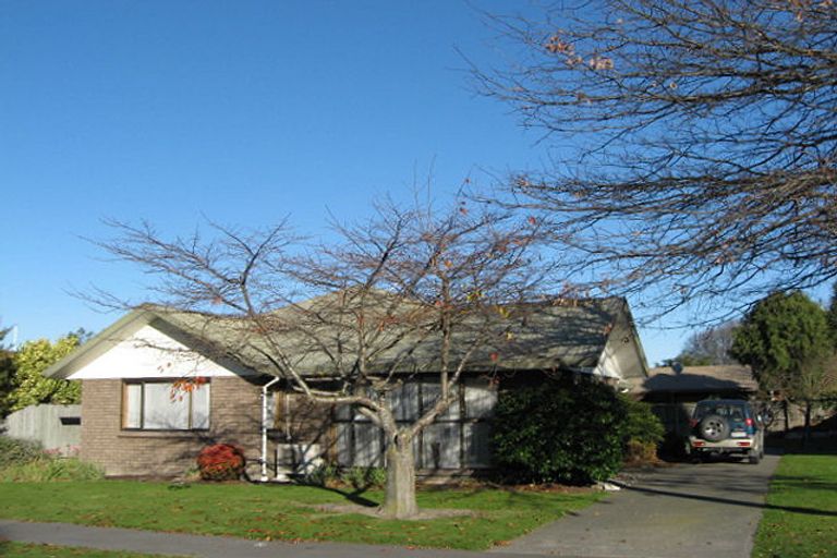 Photo of property in 73 Sarabande Avenue, Redwood, Christchurch, 8051