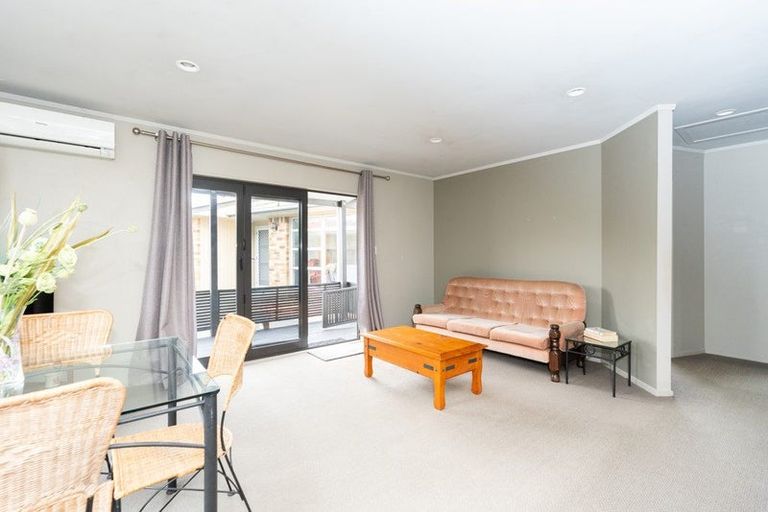 Photo of property in 35 Pulham Crescent, Queenwood, Hamilton, 3210