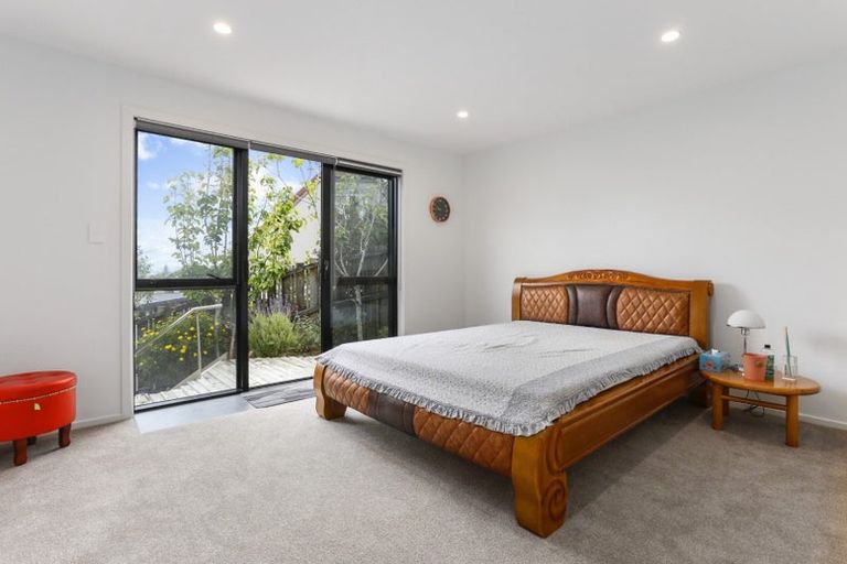 Photo of property in 69 Sunset Road, Totara Vale, Auckland, 0632