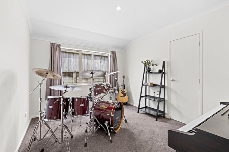 Photo of property in 3a Honeyfield Drive, Whalers Gate, New Plymouth, 4310