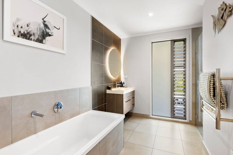 Photo of property in 1154a East Coast Road, Redvale, Auckland, 0794