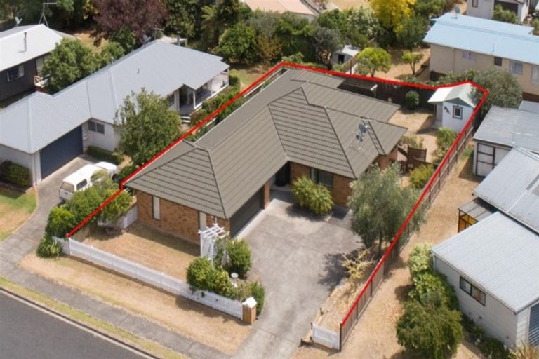 Photo of property in 105 The Drive, Whangamata, 3620