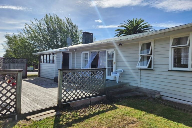 Photo of property in 40 Oregon Drive, Maoribank, Upper Hutt, 5018