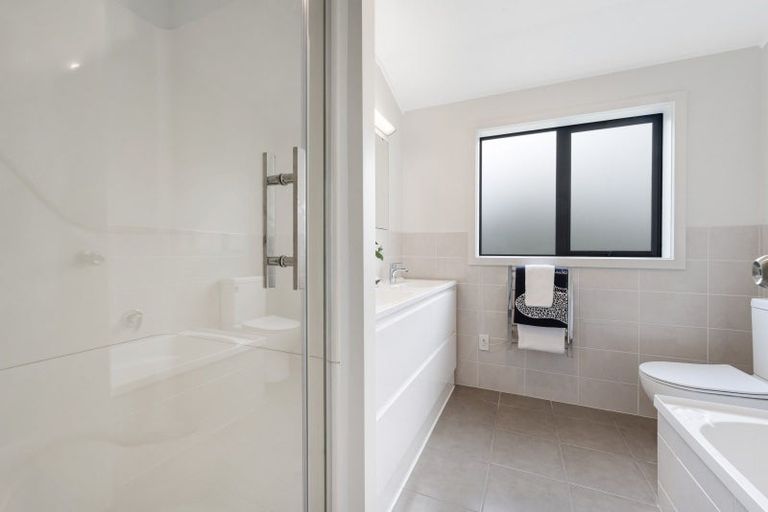 Photo of property in 32 Ambleside Drive, Northpark, Auckland, 2013